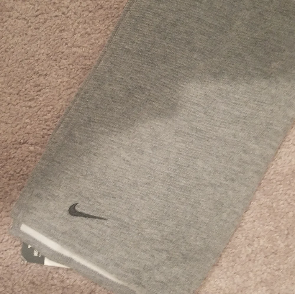 New gray Nike Club tee scarf